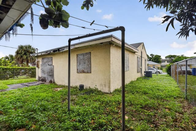 825 W 5th Street, Riviera Beach FL 33404 - Riviera Beach, FL - Photo 6