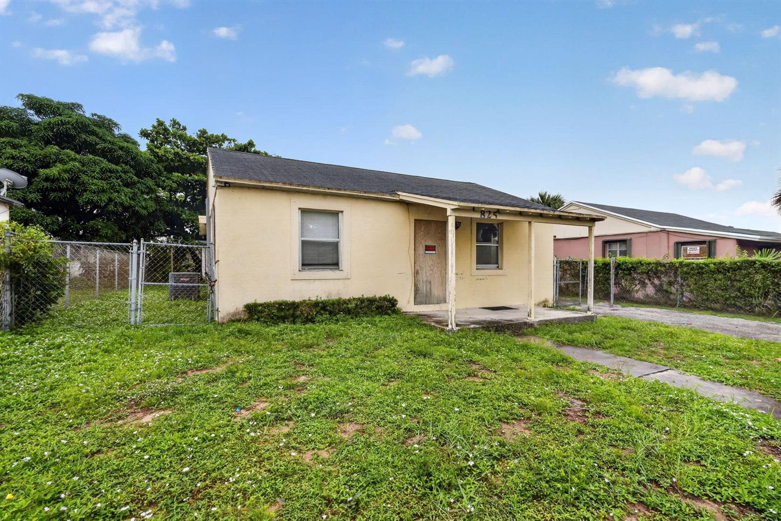 825 W 5th Street, Riviera Beach FL 33404