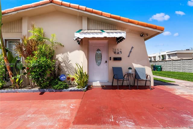 2450 SW 90th Ave, Miami FL 33165 - Miami, FL - Photo 5