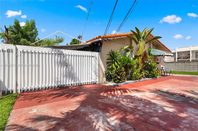 2450 SW 90th Ave, Miami FL 33165 - Miami, FL - Photo 4