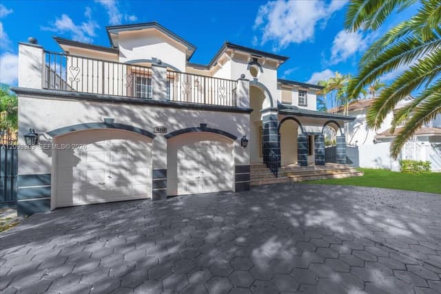 16310 NW 84th Ct, Miami Lakes FL 33016 - Miami Lakes, FL - Photo 2