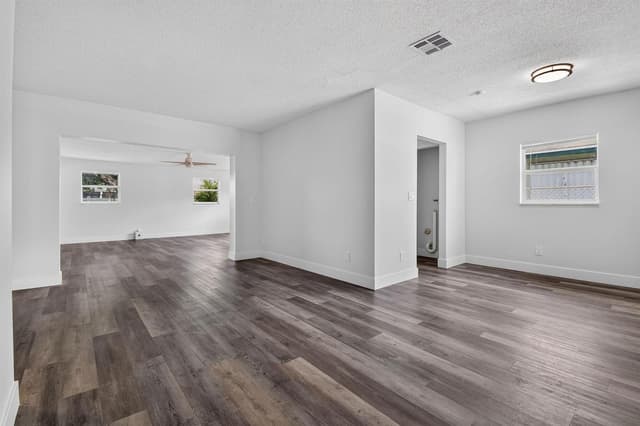 1025 W 7TH Street, Riviera Beach FL 33404 - Riviera Beach, FL - Photo 3
