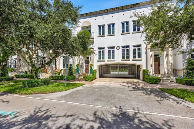 525 Anastasia Ave # 525, Coral Gables FL 33134 - Coral Gables, FL - Photo 2