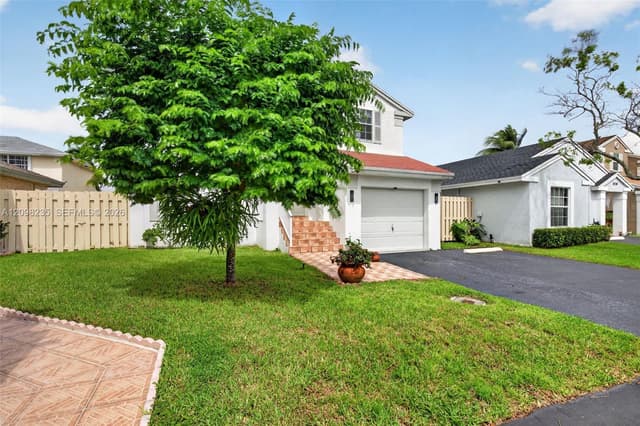 10747 NW 37th Pl, Sunrise FL 33351 - Sunrise, FL - Photo 3