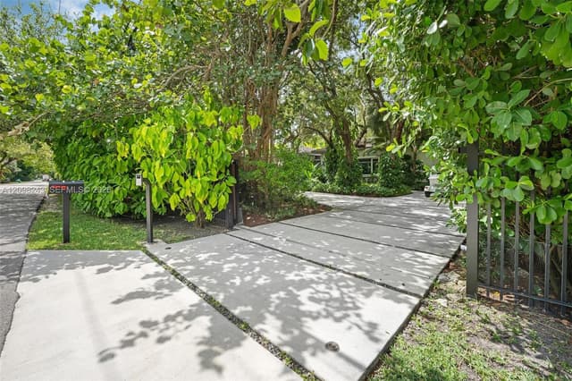 6080 SW 102nd St, Pinecrest FL 33156 - Pinecrest, FL - Photo 7