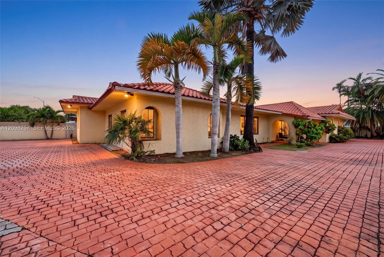 5550 SW 87th Ave, Miami FL 33165 - Miami, FL - Photo 1