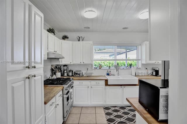 11401 NE 10 AVE, Miami FL 33161 - Miami, FL - Photo 6