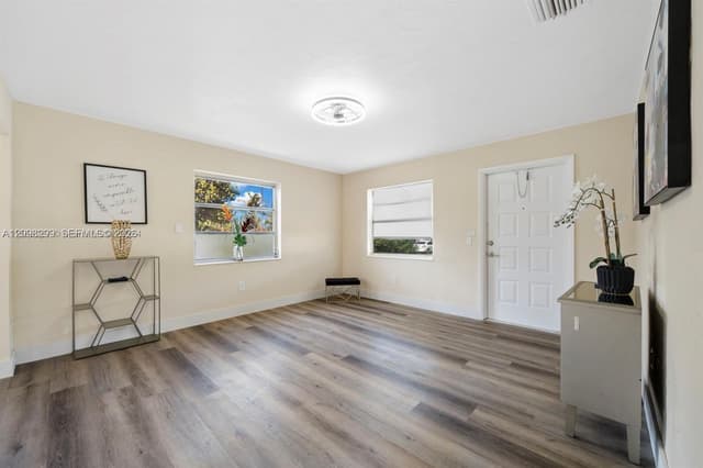 7532 Farragut St, Hollywood FL 33024 - Hollywood, FL - Photo 2
