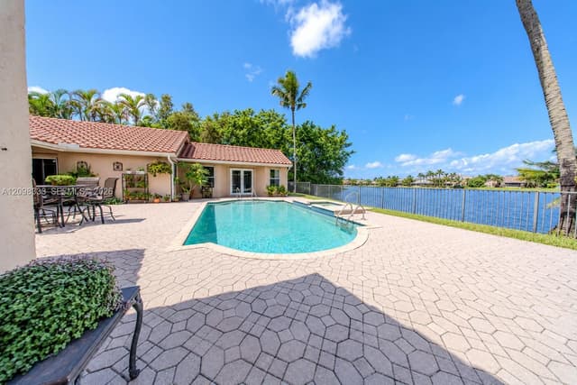 10071 NW 7th St, Plantation FL 33324 - Plantation, FL - Photo 3