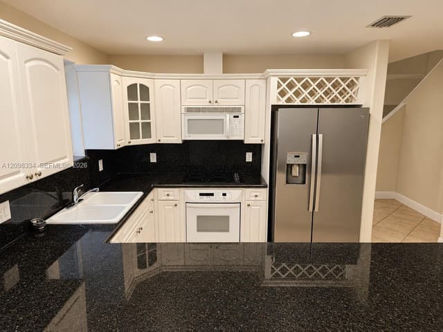 3280 Gifford Ln # 3280, Miami FL 33133 - Miami, FL - Photo 6