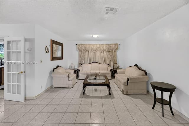 6571 SW 7th Ct, North Lauderdale FL 33068 - North Lauderdale, FL - Photo 5