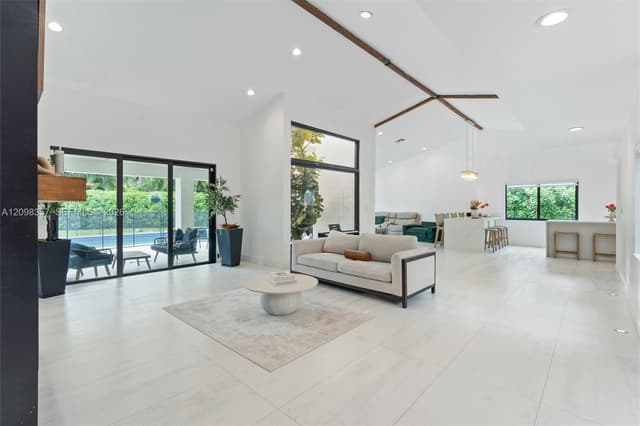 11020 NW 5th Ct, Coral Springs FL 33071 - Coral Springs, FL - Photo 3