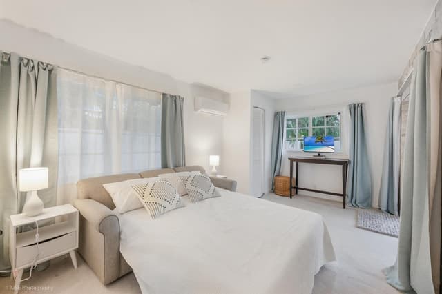 1311 Pierce Street, Hollywood FL 33019 - Hollywood, FL - Photo 4