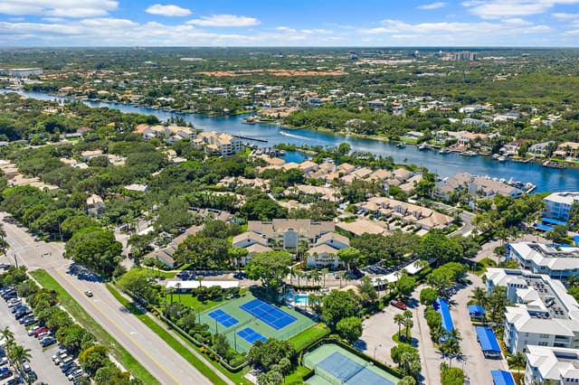 326 OAK HARBOUR Drive # 326, Juno Beach FL 33408 - Juno Beach, FL - Photo 2