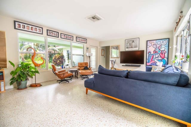 218 NE 2ND Place, Dania Beach FL 33004 - Dania Beach, FL - Photo 3