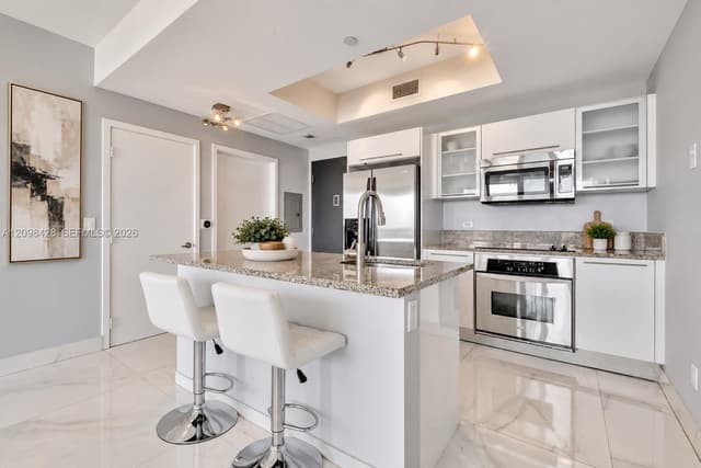 888 Biscayne Blvd # 411, Miami FL 33132 - Miami, FL - Photo 4