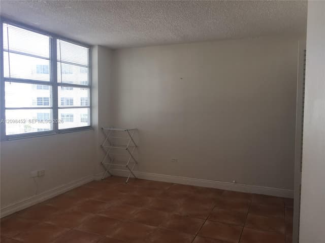 999 Brickell Bay Dr # 1807, Miami FL 33131 - Miami, FL - Photo 6