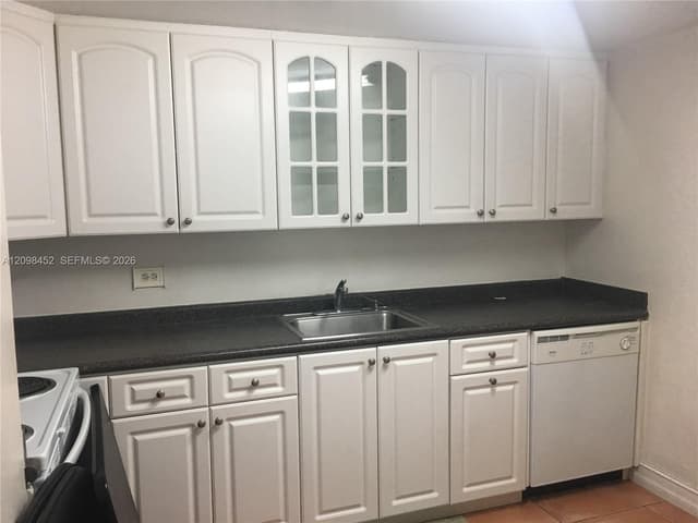 999 Brickell Bay Dr # 1807, Miami FL 33131 - Miami, FL - Photo 4
