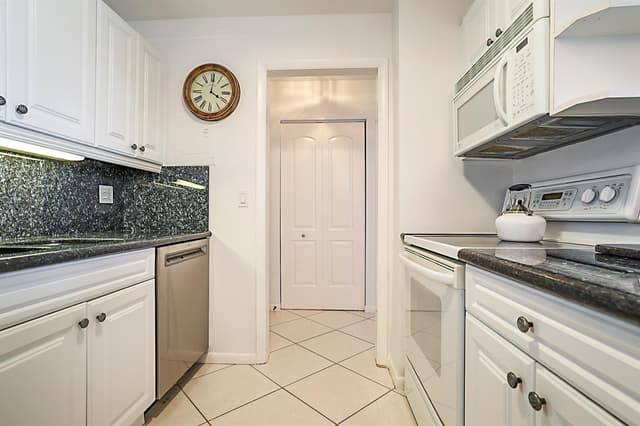 2121 N OCEAN Boulevard # 1004E, Boca Raton FL 33431 - Boca Raton, FL - Photo 5