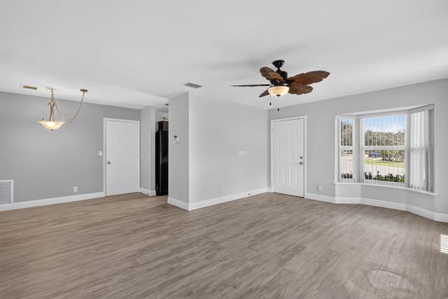 10468 Boynton Pl Circle, Boynton Beach FL 33437 - Boynton Beach, FL - Photo 4