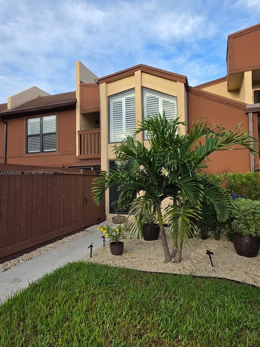 6534 SW 114th Pl # F75, Miami FL 33173