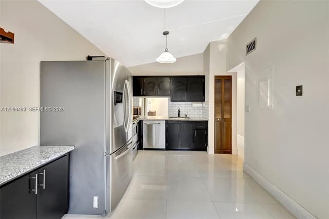 5701 Swordfish Cir, Tamarac FL 33319 - Tamarac, FL - Photo 6