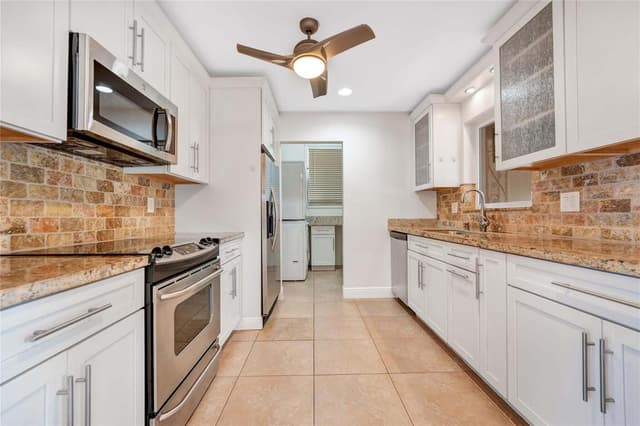 2142 NE 17th Avenue, Wilton Manors FL 33305 - Wilton Manors, FL - Photo 4