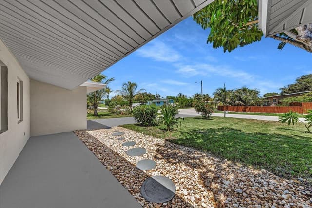 902 Garnett Street, Lantana FL 33462 - Lantana, FL - Photo 7