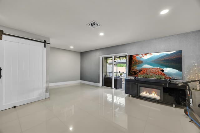 5933 MANCHESTER Way # 5933, Tamarac FL 33321 - Tamarac, FL - Photo 6