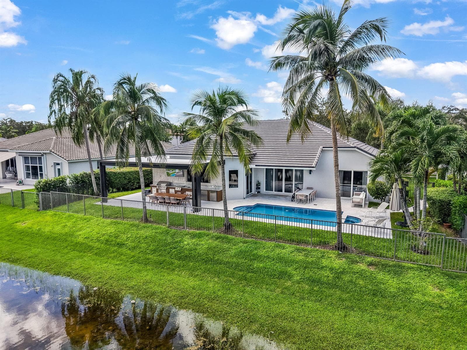 2678 MEADOWOOD Drive, Weston FL 33332