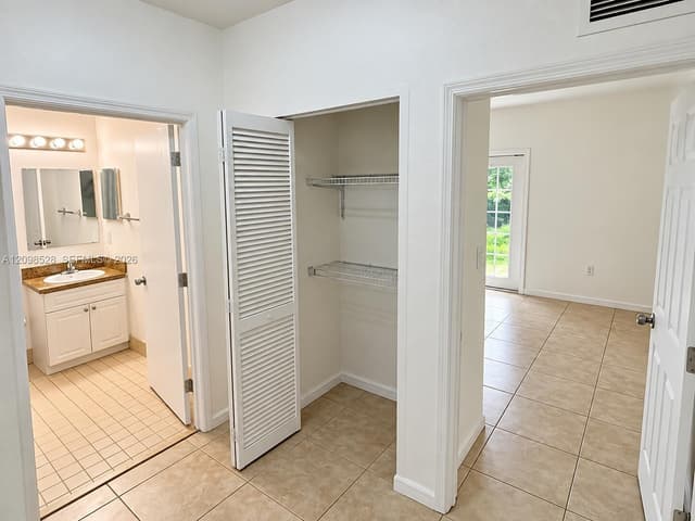18951 SW 113th Pl, Miami FL 33157 - Miami, FL - Photo 6