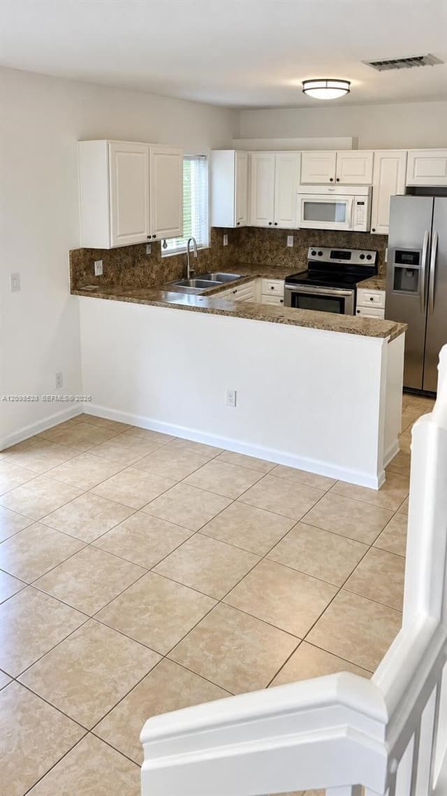 18951 SW 113th Pl, Miami FL 33157 - Miami, FL - Photo 3