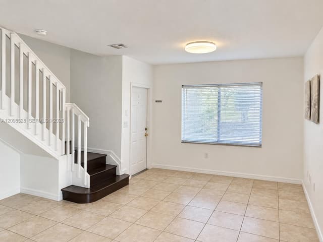 18951 SW 113th Pl, Miami FL 33157 - Miami, FL - Photo 5