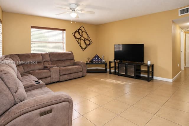 211 NE 35th St, Oakland Park FL 33334 - Oakland Park, FL - Photo 6