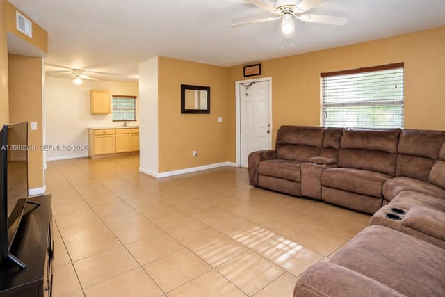 211 NE 35th St, Oakland Park FL 33334 - Oakland Park, FL - Photo 7