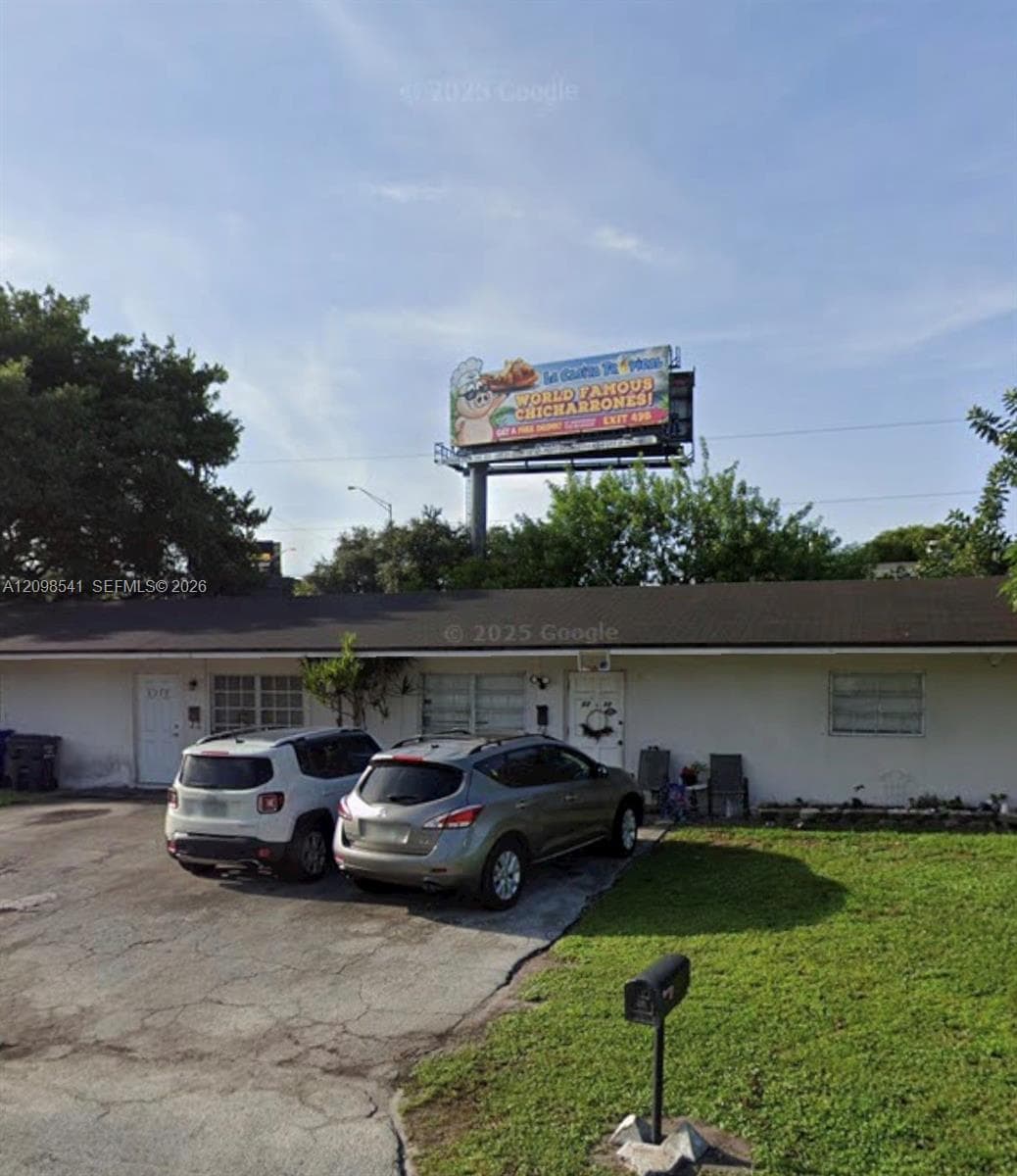 6230 Grant St, Hollywood FL 33024