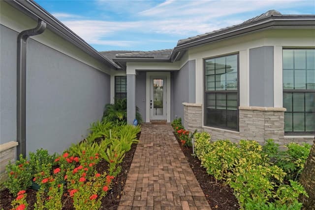 4566 Silverwood Lane N, Oakland Park FL 33309 - Oakland Park, FL - Photo 2