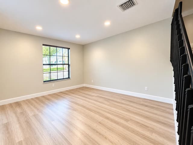 9326 W 33RD Lane, Hialeah FL 33018 - Hialeah, FL - Photo 5