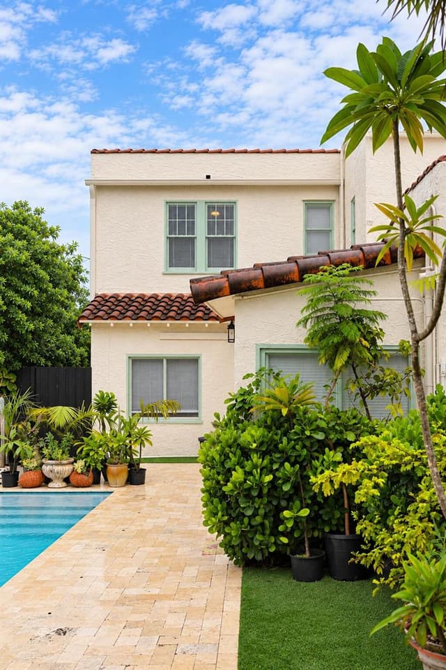 234 E GREENWOOD Drive, West Palm Beach FL 33405 - West Palm Beach, FL - Photo 3