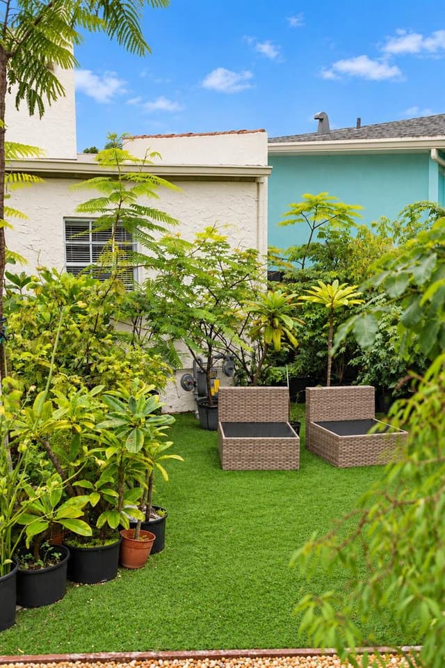 234 E GREENWOOD Drive, West Palm Beach FL 33405 - West Palm Beach, FL - Photo 5
