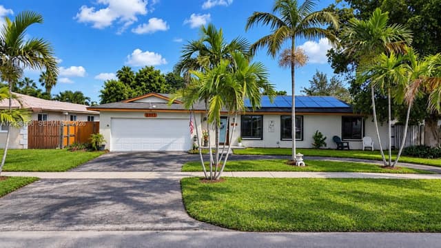 8111 SW 205th St, Cutler Bay FL 33189 - Cutler Bay, FL - Photo 3