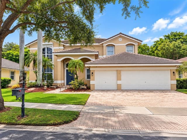 3961 Nighthawk Dr, Weston FL 33331 - Weston, FL - Photo 2