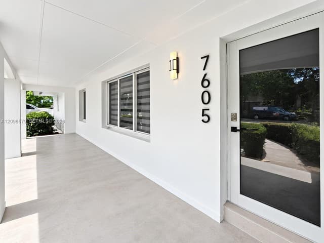 7605 SW 179th Ter, Palmetto Bay FL 33157 - Palmetto Bay, FL - Photo 5