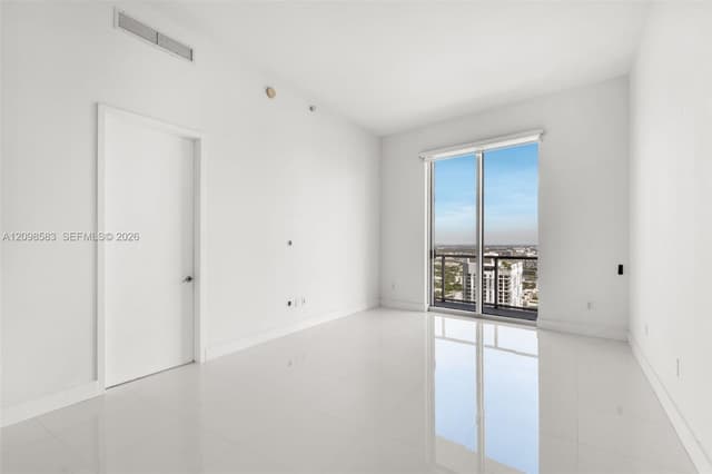 185 SW 7th St # 4401, Miami FL 33130 - Miami, FL - Photo 2