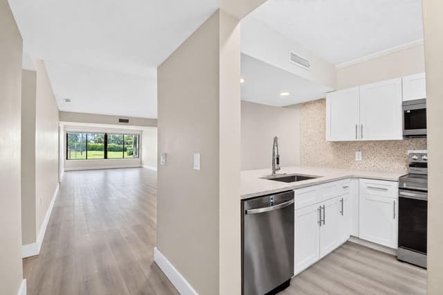 3507 VILLAGE Boulevard # 105, West Palm Beach FL 33409 - West Palm Beach, FL - Photo 6