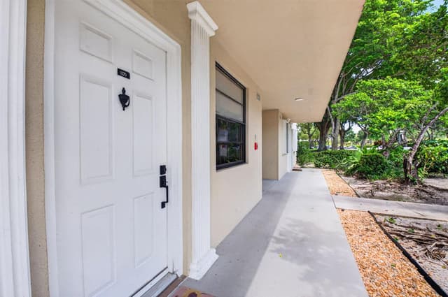 3507 VILLAGE Boulevard # 105, West Palm Beach FL 33409 - West Palm Beach, FL - Photo 4