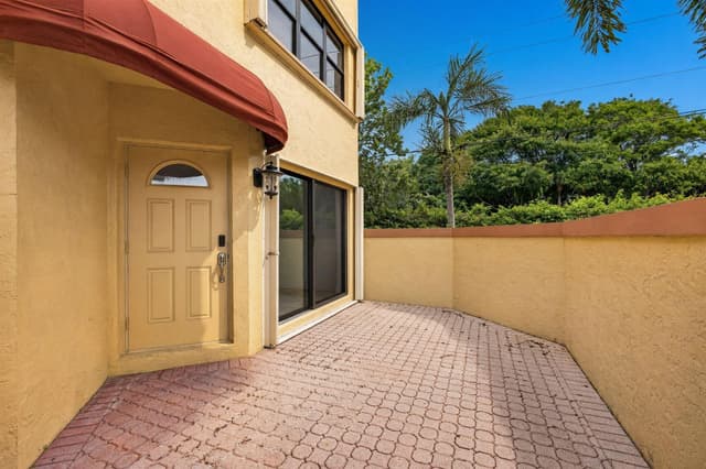 42 Uno Lago Drive, Juno Beach FL 33408 - Juno Beach, FL - Photo 6
