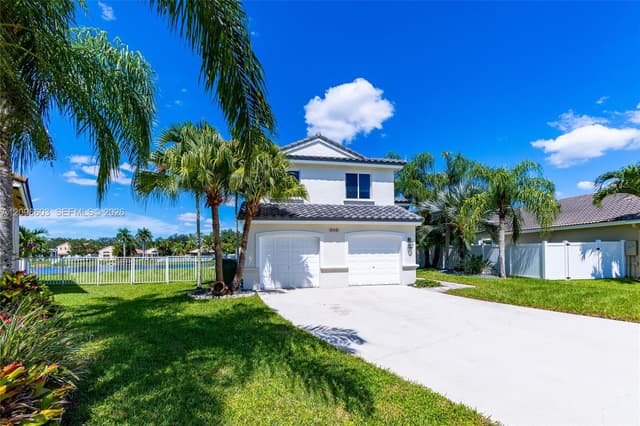 18481 NW 24th St, Pembroke Pines FL 33029 - Pembroke Pines, FL - Photo 3