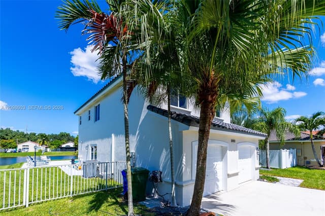 18481 NW 24th St, Pembroke Pines FL 33029 - Pembroke Pines, FL - Photo 5