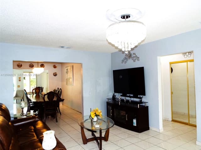 285 NW 48th Pl, Miami FL 33126 - Miami, FL - Photo 6